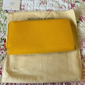 Louis Vuitton Epi Zippy Wallet Long
Wallet Yellow